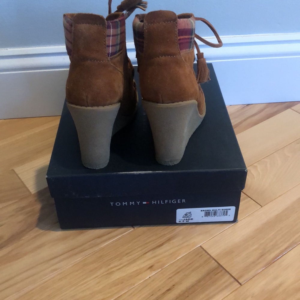 Tommy Hilfiger boots - Picture 3 of 5